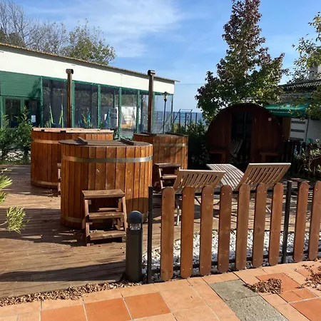 Διαμέρισμα Emerald Welnes & Ράβντα